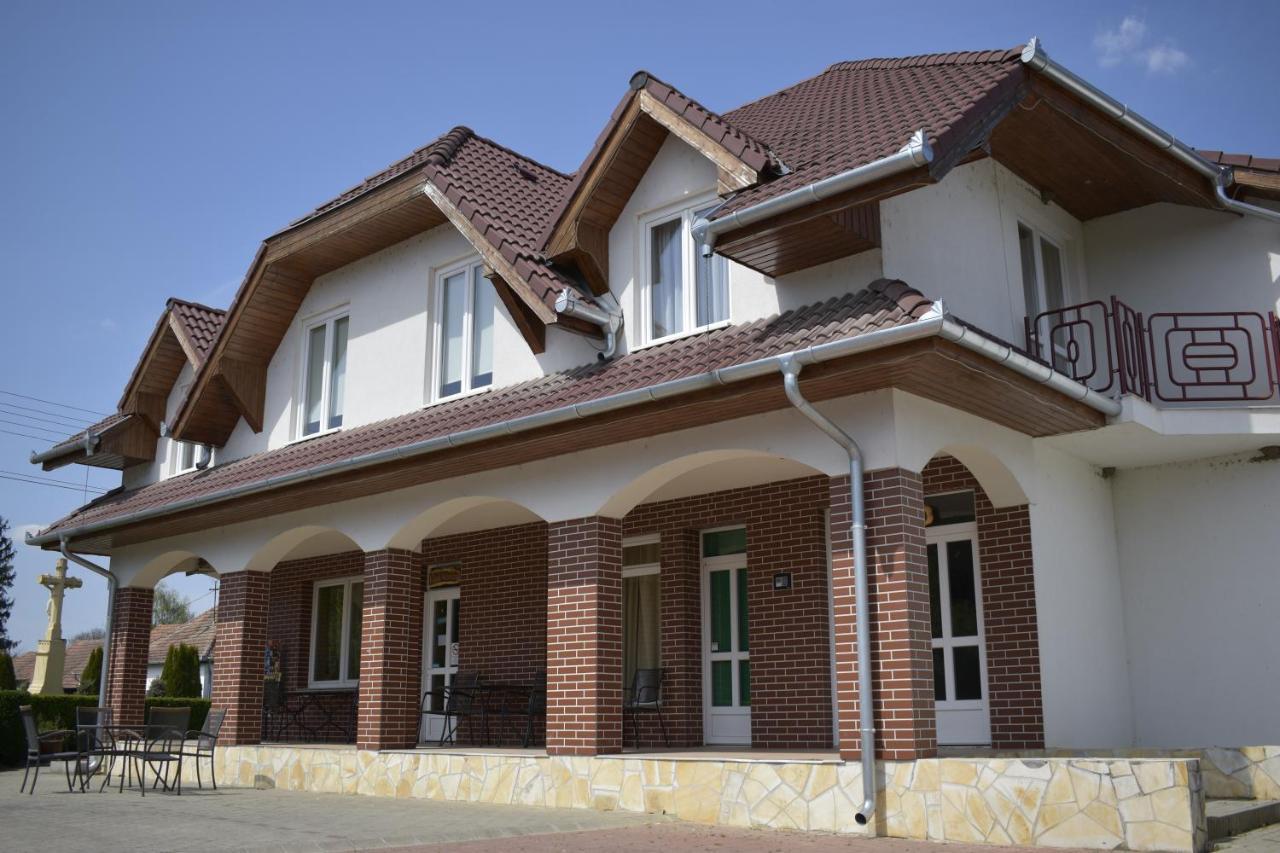 Fonix Apartmanhaz Nagypáli Εξωτερικό φωτογραφία